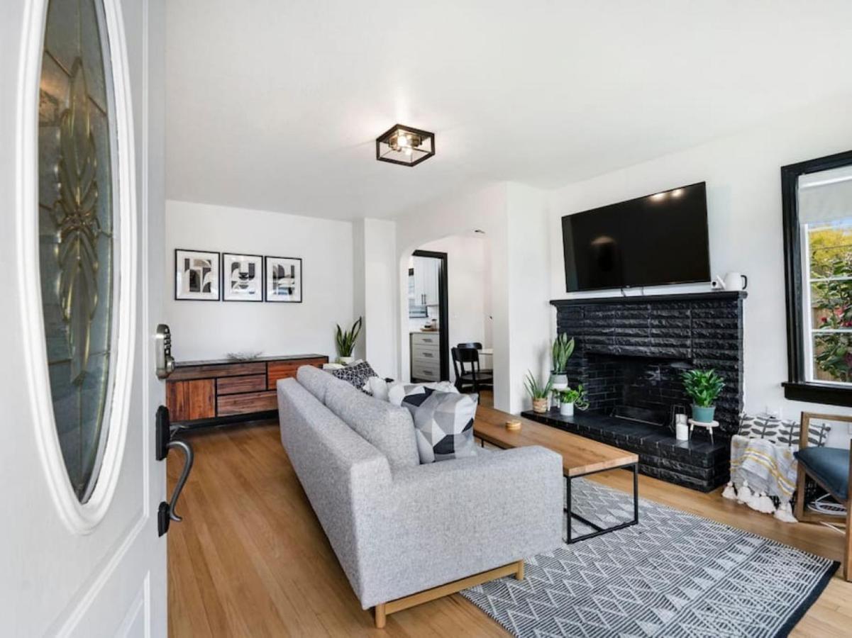 Picture Perfect Bungalow In The Heart Of Dt Vancouver Buitenkant foto