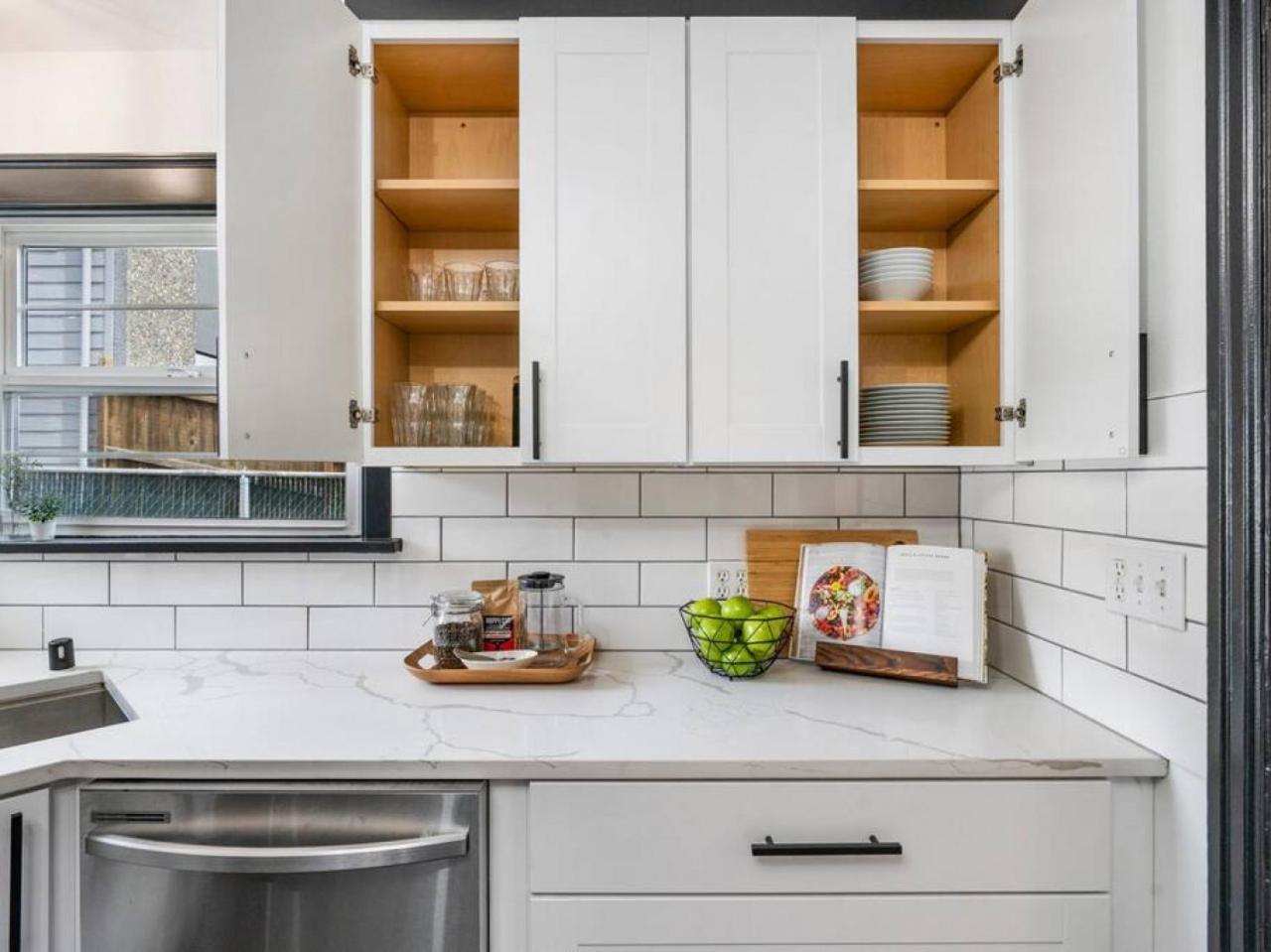 Picture Perfect Bungalow In The Heart Of Dt Vancouver Buitenkant foto