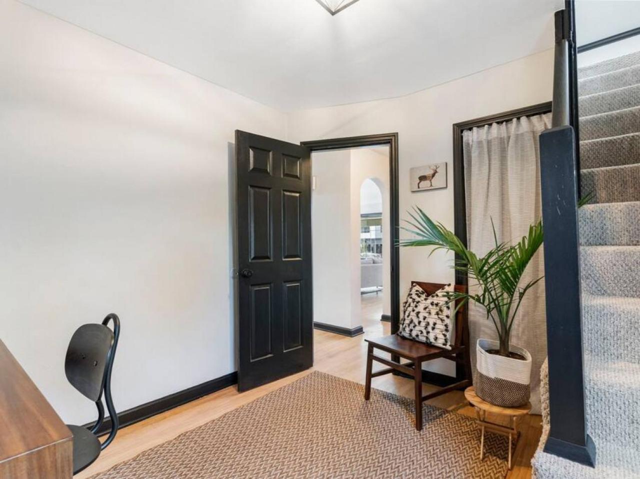 Picture Perfect Bungalow In The Heart Of Dt Vancouver Buitenkant foto