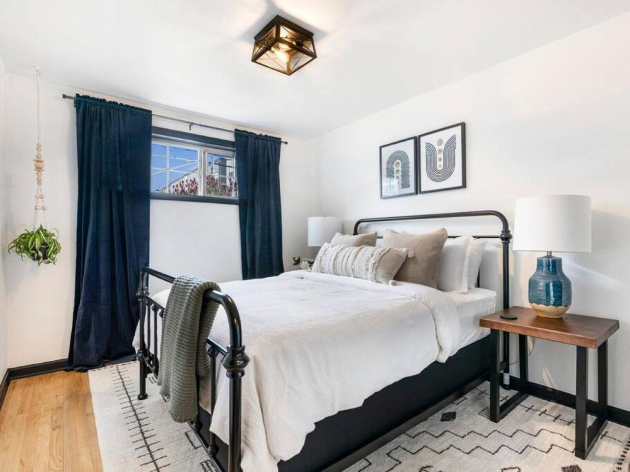 Picture Perfect Bungalow In The Heart Of Dt Vancouver Buitenkant foto